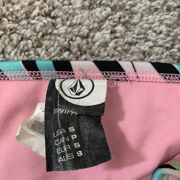 Volcom Bikini - Picture 3 of 3